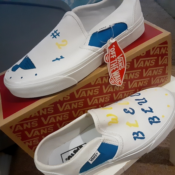 Vans - Picture 1 of 2